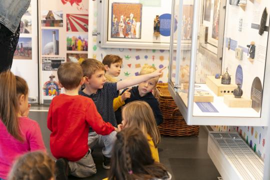 Groupe d'élèves dans le Muséobus